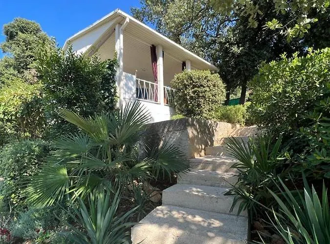 Rosemary 아파트 *